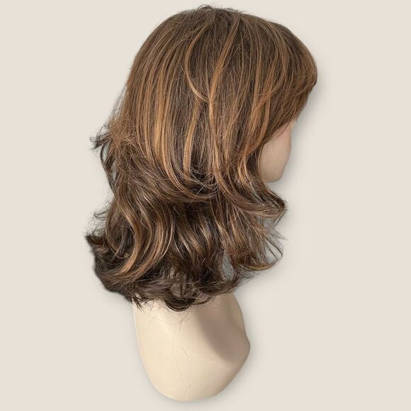 Wig Synthetic Fashion Wig. Never Worn. Sz: Avg. - Picture 6 of 8